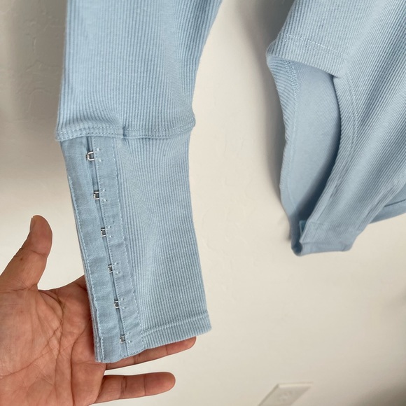 7 FOR ALL MANKIND Blue Ribbed Long Sleeve V Neckline Bodysuit Sz S NWT - Picture 6 of 8